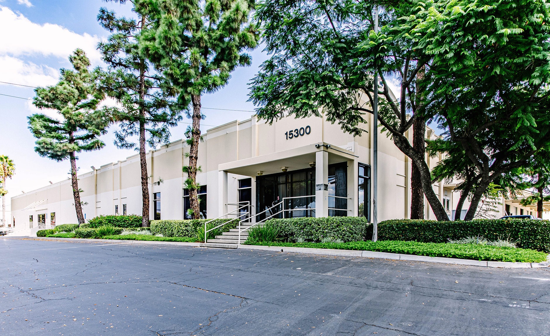 Anaheim, CA Industrial Space CoWorking Office & Warehouse Space for