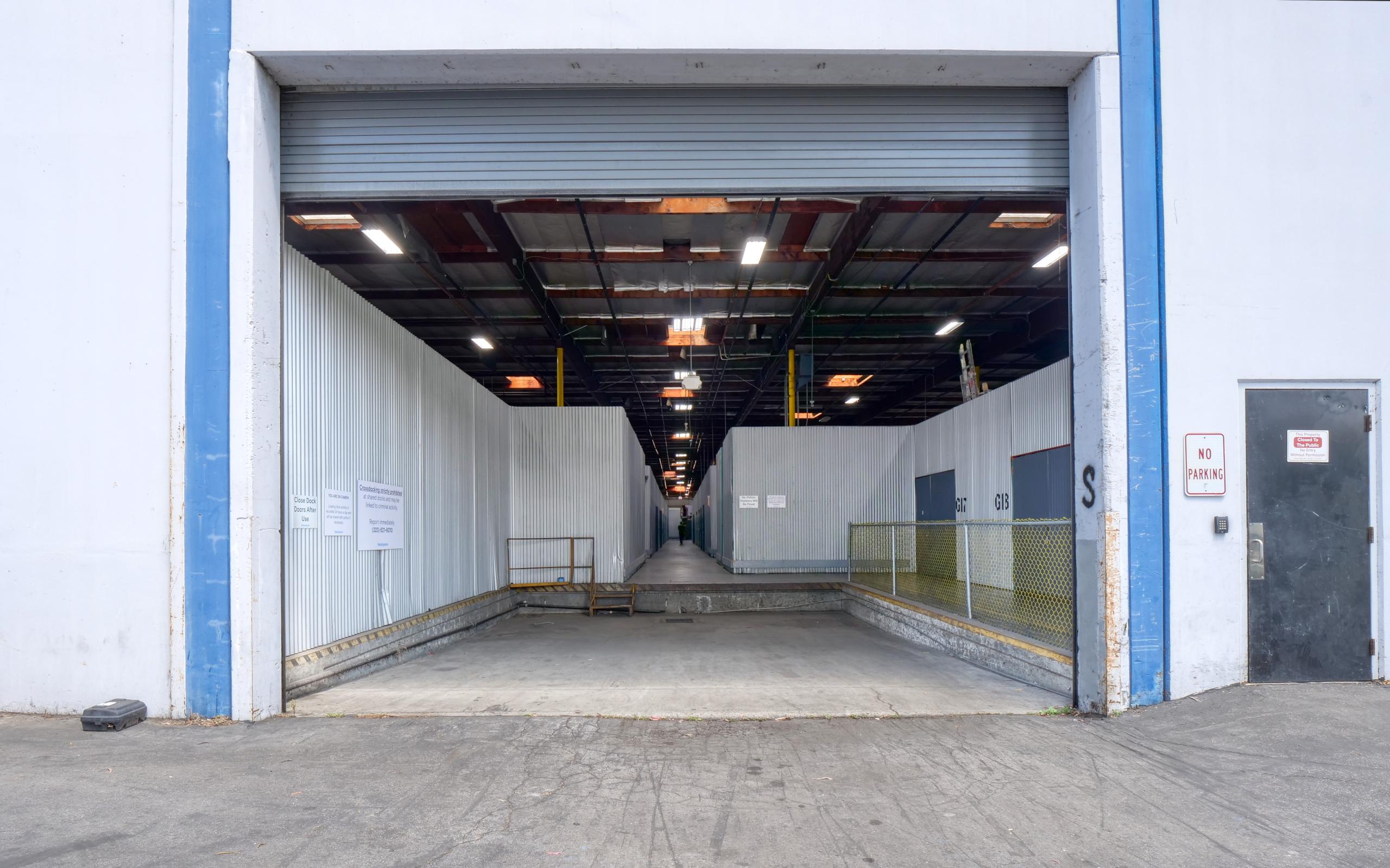 Small-bay industrial unit at ReadySpaces South Gate