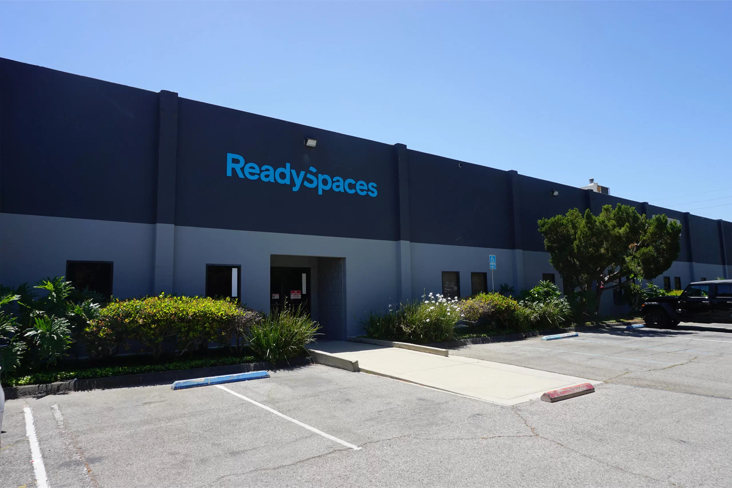 ReadySpaces Northridge